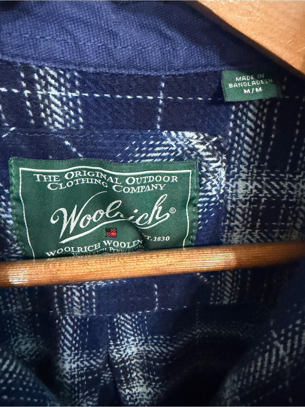 Great condition size M Woolrich men’s Navy and White Plaid Flannel shacket - Picture 2 of 8